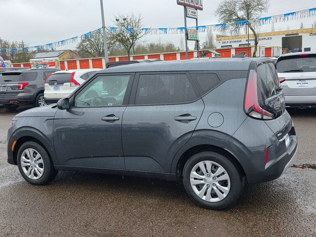 Used 2025 Kia Soul LX image 28