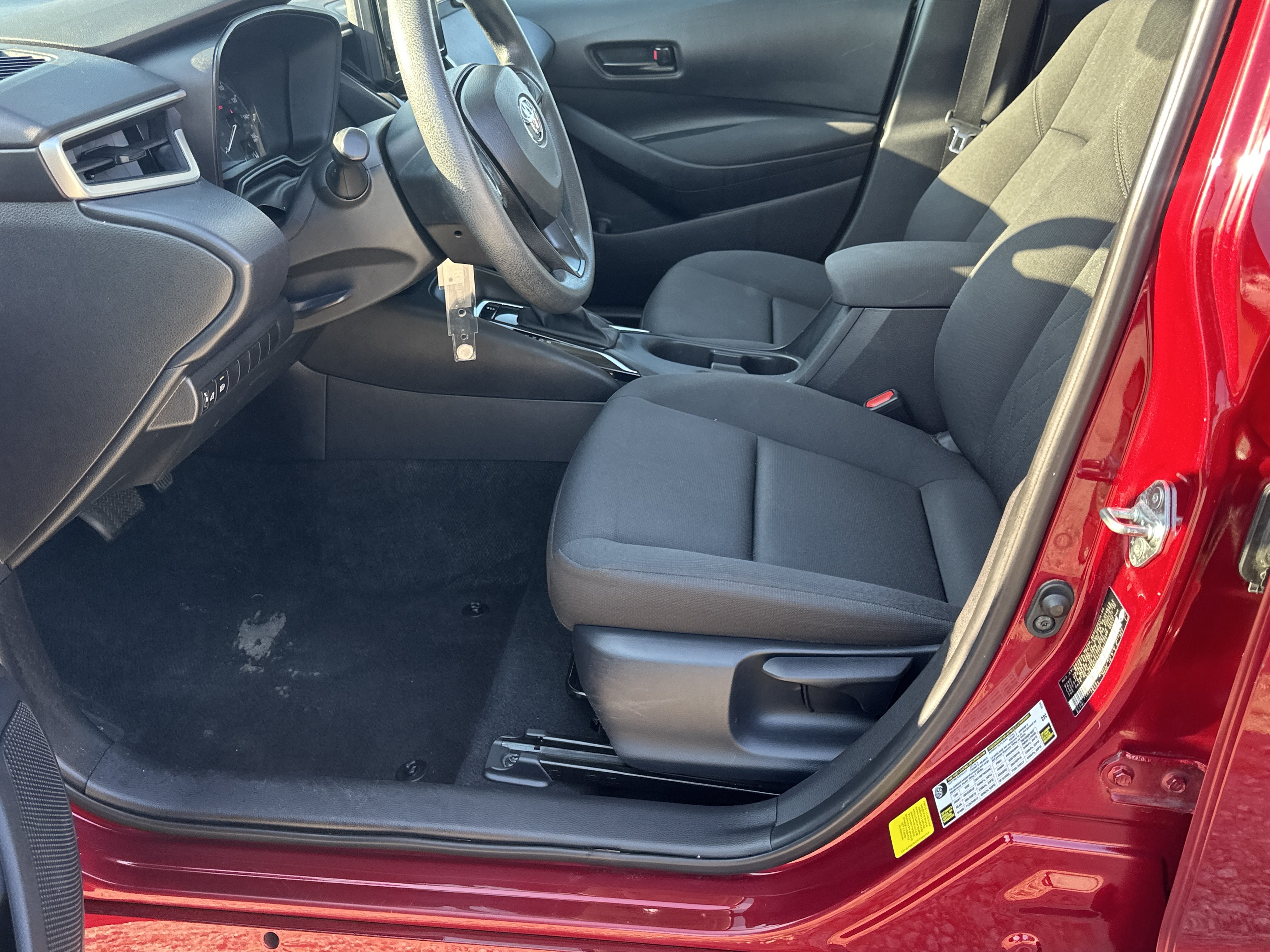 Used 2024 Toyota Corolla LE FWD image 9