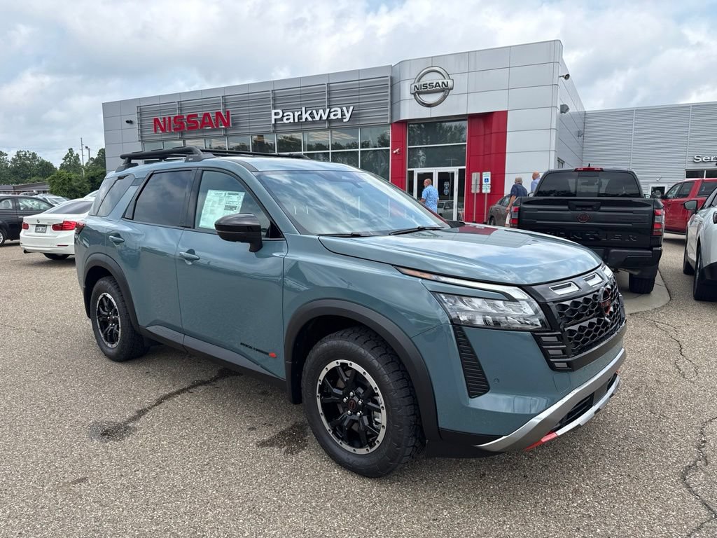 New 2026 Nissan Pathfinder Rock Creek w/ Rock Creek Premium Package