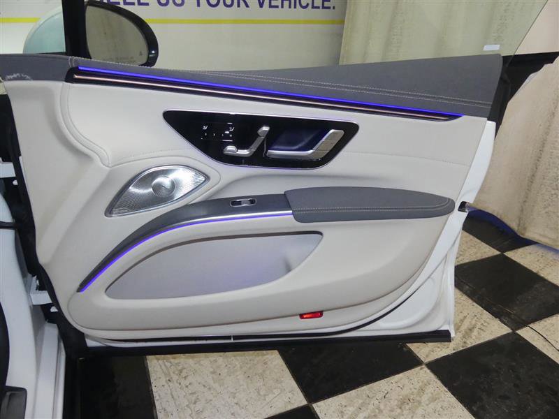 Used 2024 Mercedes-Benz EQS 580 4MATIC image 32