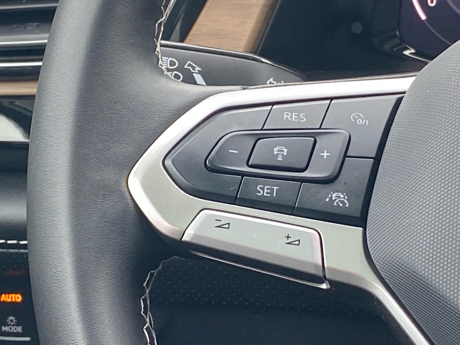 Certified 2024 Volkswagen Atlas SE AWD/4WD image 7