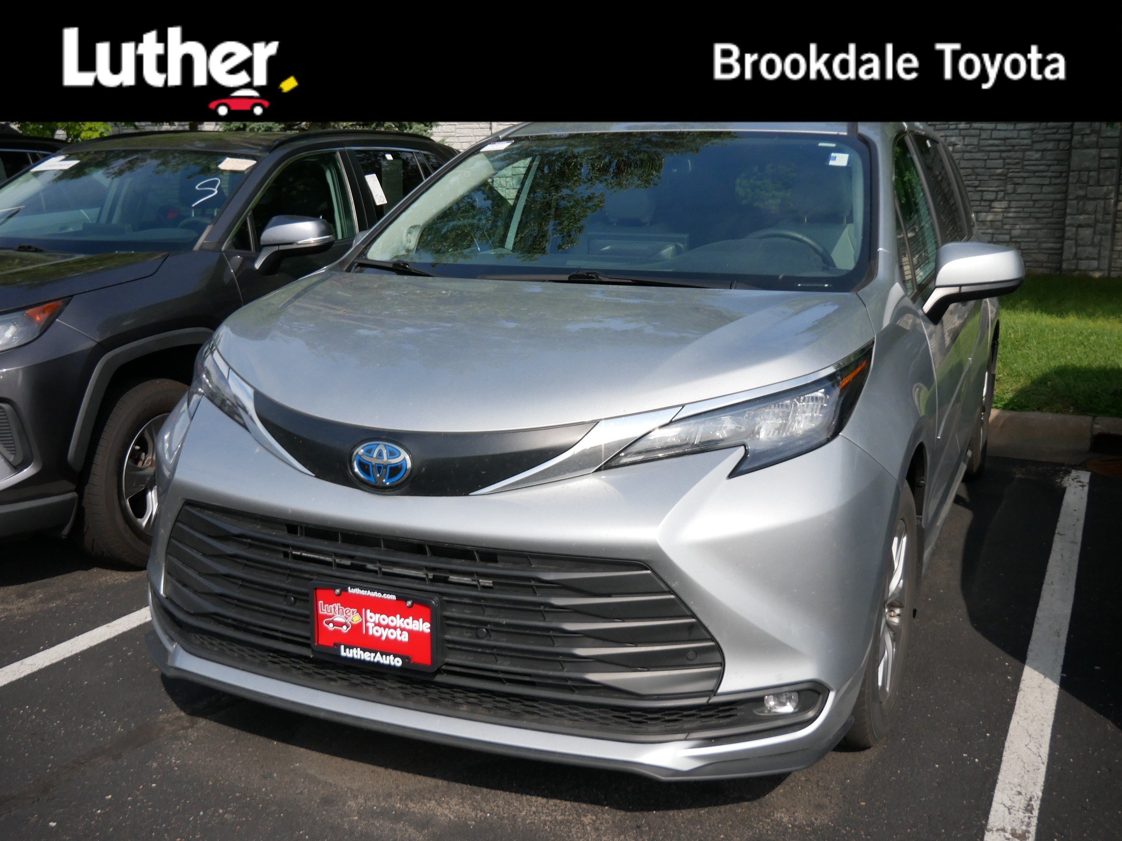 Used 2025 Toyota Sienna XLE w/ XLE Plus Package