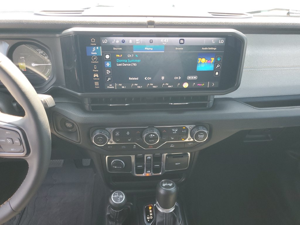 Used 2024 Jeep Wrangler Unlimited w/ Convenience Group AWD/4WD image 15