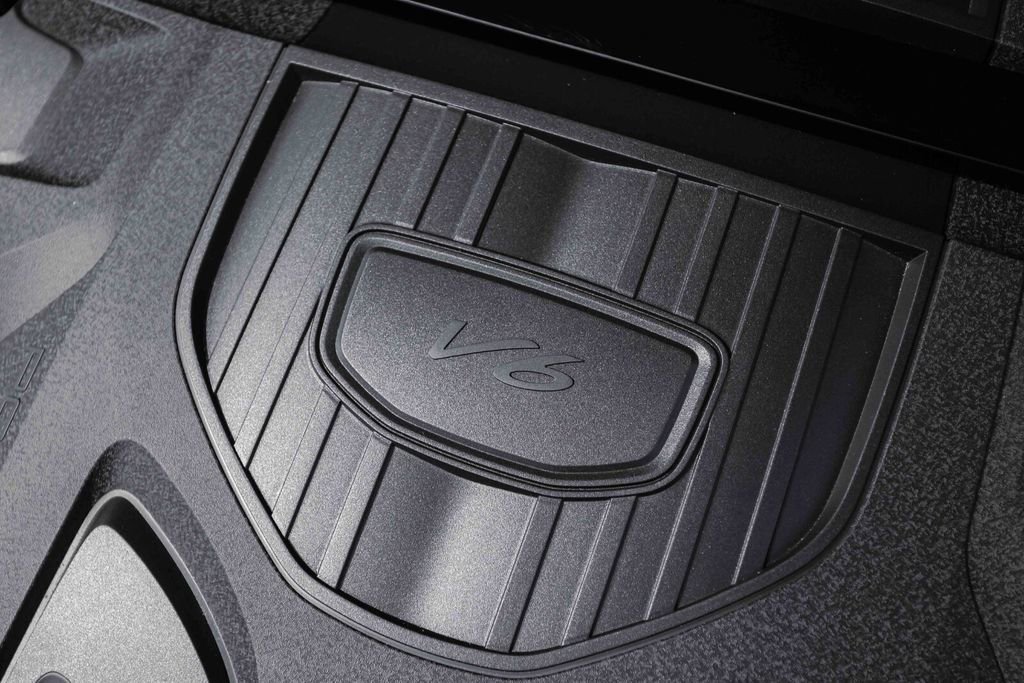 Used 2023 Porsche Panamera Platinum Edition image 20