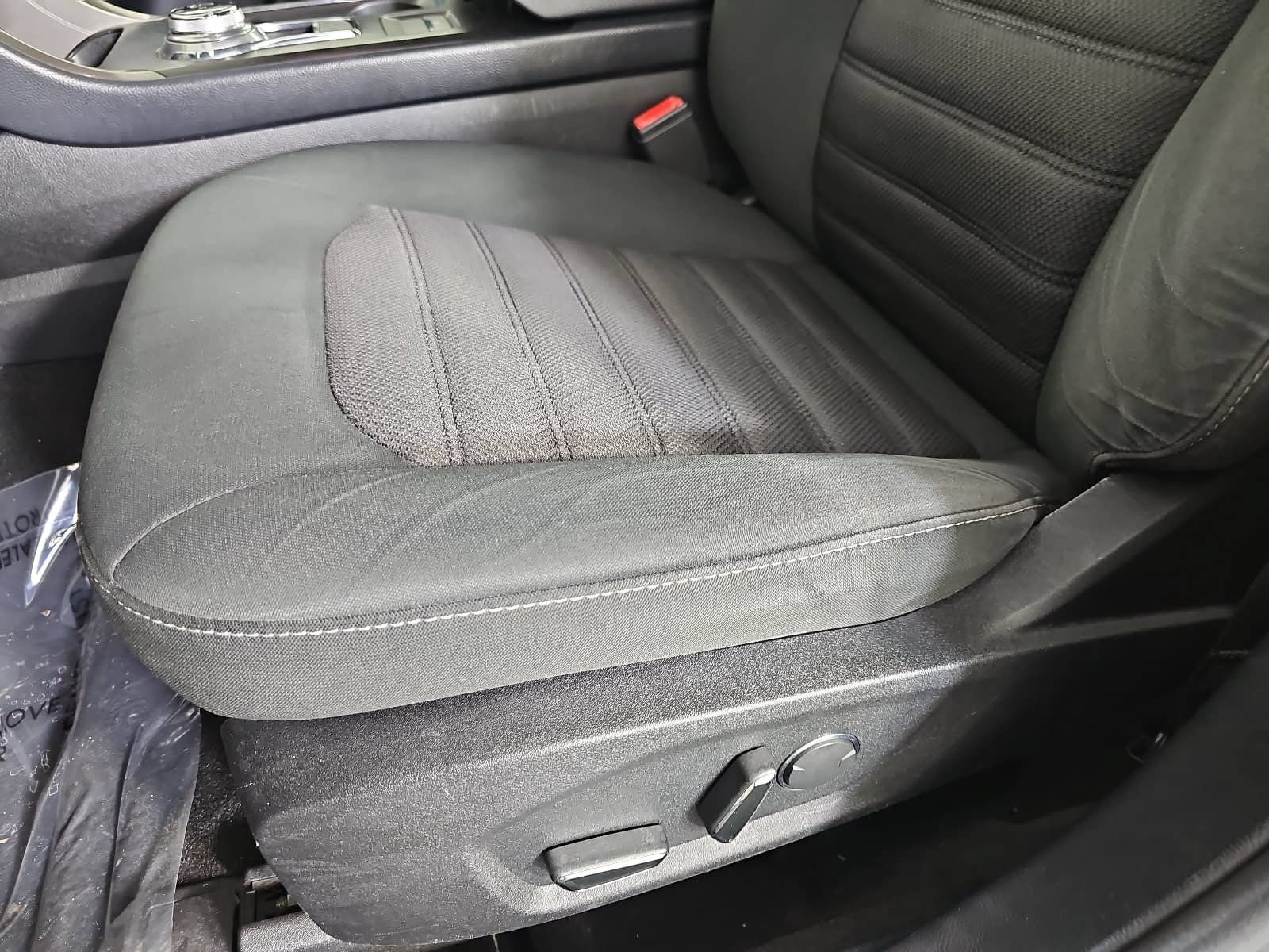 Used 2019 Ford Fusion SE FWD image 27