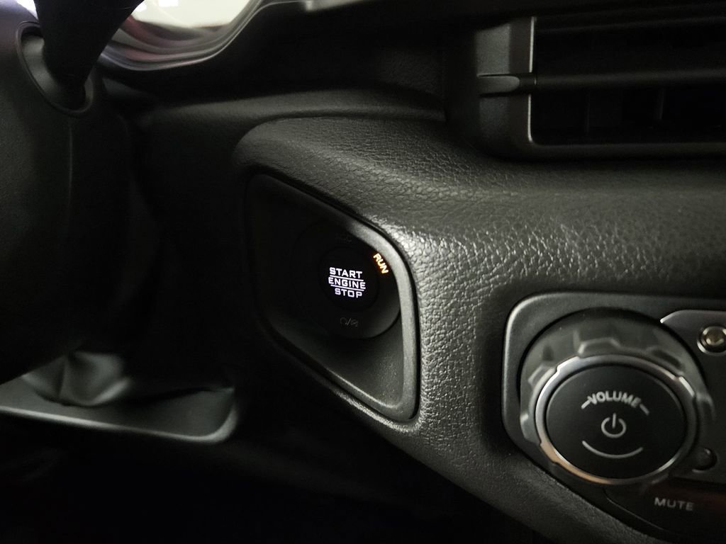 Used 2026 Jeep Wrangler Sport AWD/4WD image 15