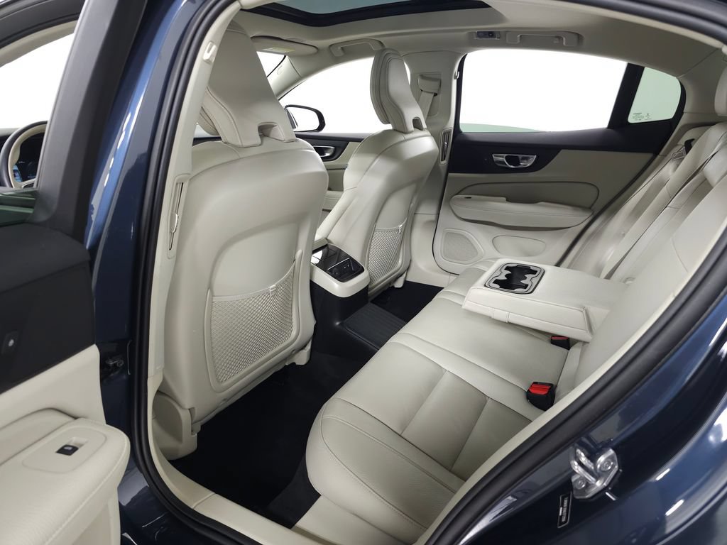 Certified 2022 Volvo S60 T8 R-Design Expression w/ Advanced Package AWD/4WD image 34