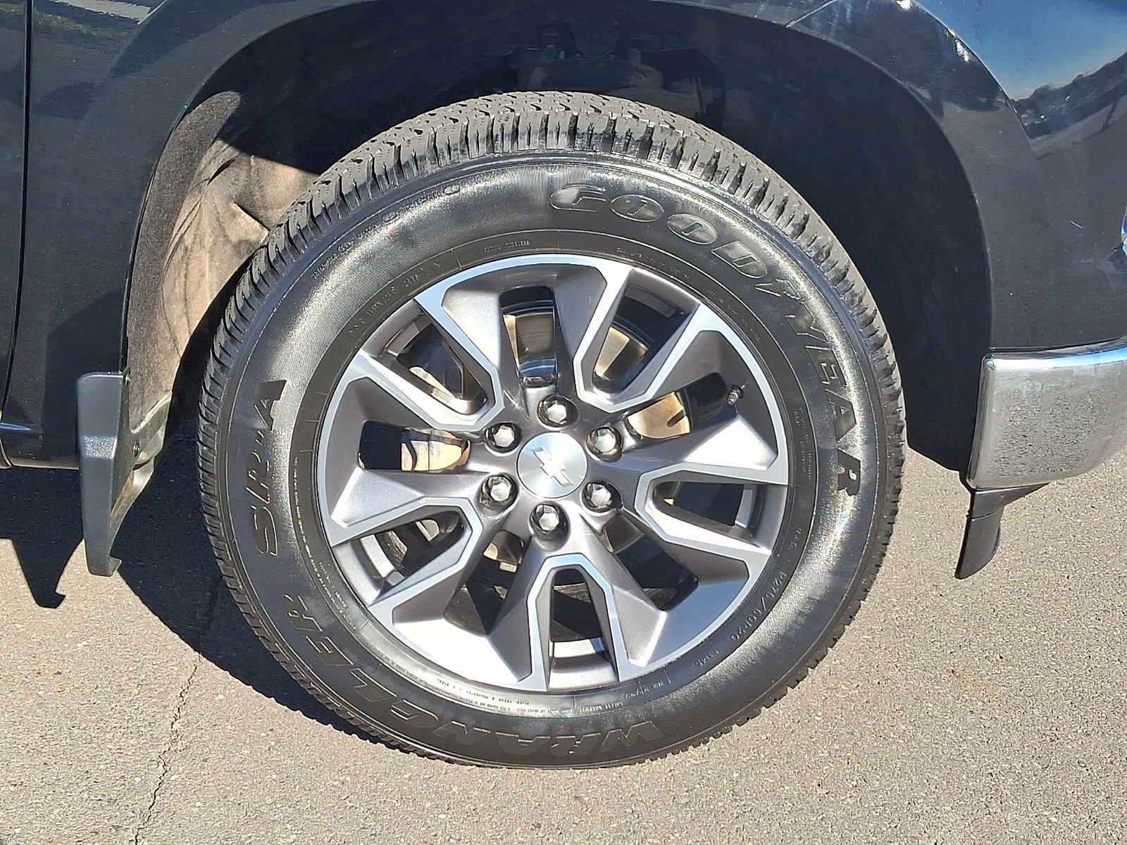 Used 2022 Chevrolet Silverado 1500 LT AWD/4WD image 8