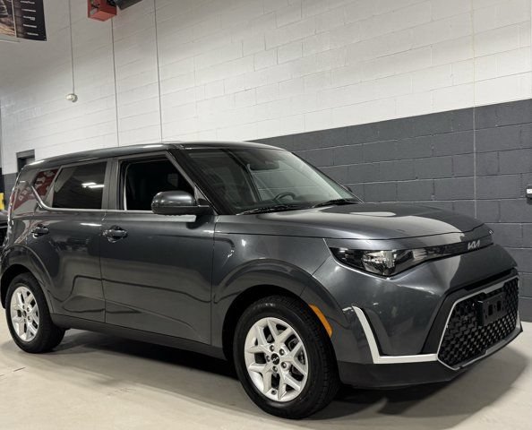 Used 2024 Kia Soul LX w/ Option Group 015 FWD image 4