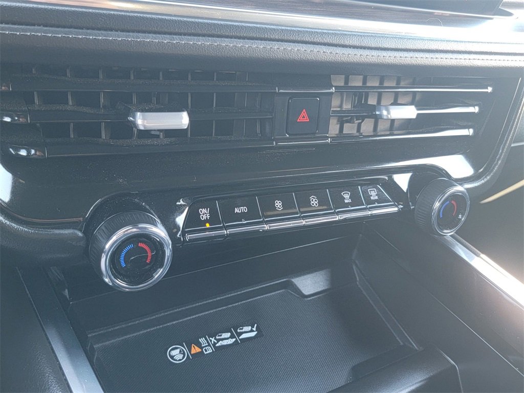 Used 2025 Chevrolet Suburban LT w/ Comfort Package image 29