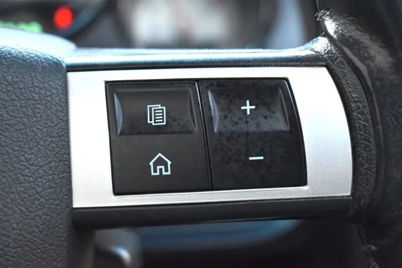Used 2010 Dodge Challenger SRT8 w/ SRT Option Group II RWD image 15