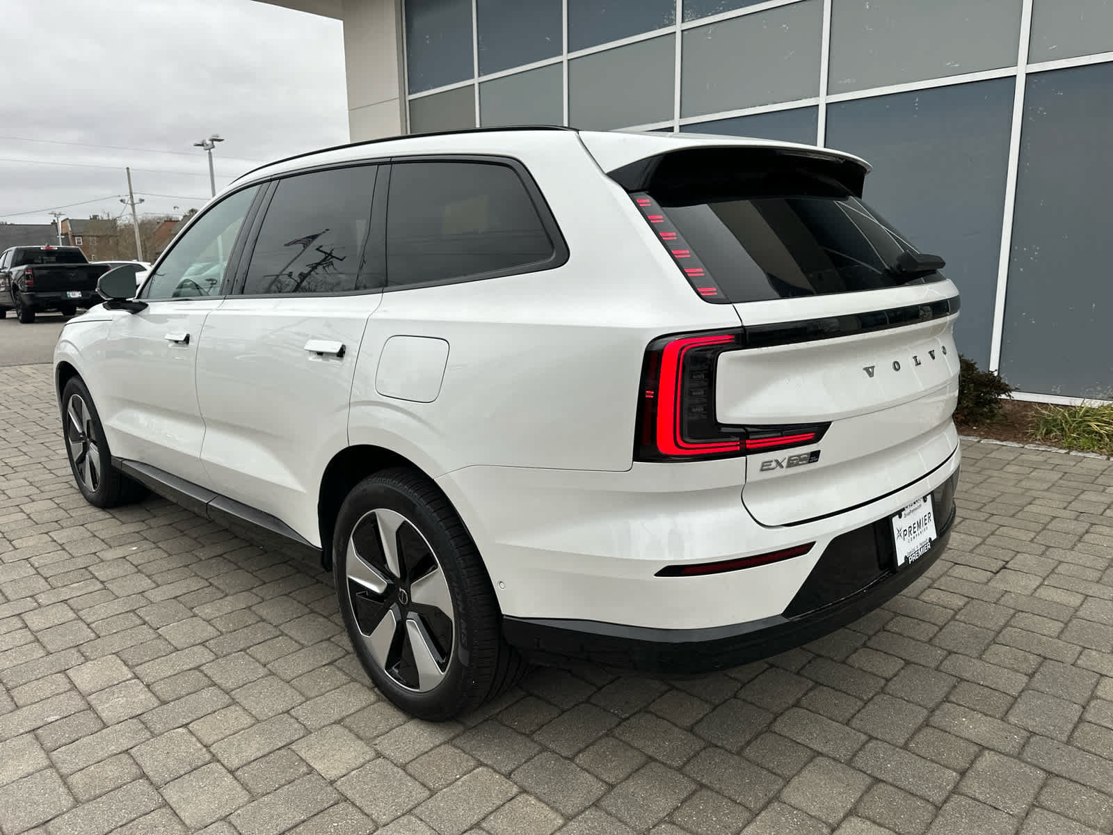 New 2026 Volvo EX90 Plus AWD/4WD image 35