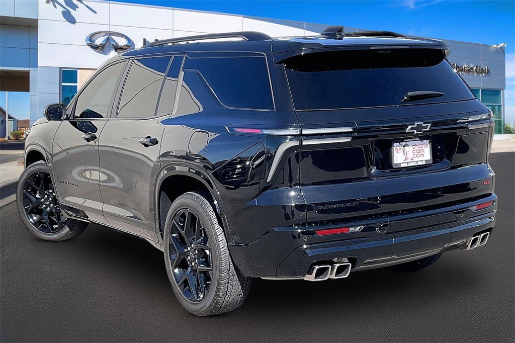 Used 2024 Chevrolet Traverse RS image 13