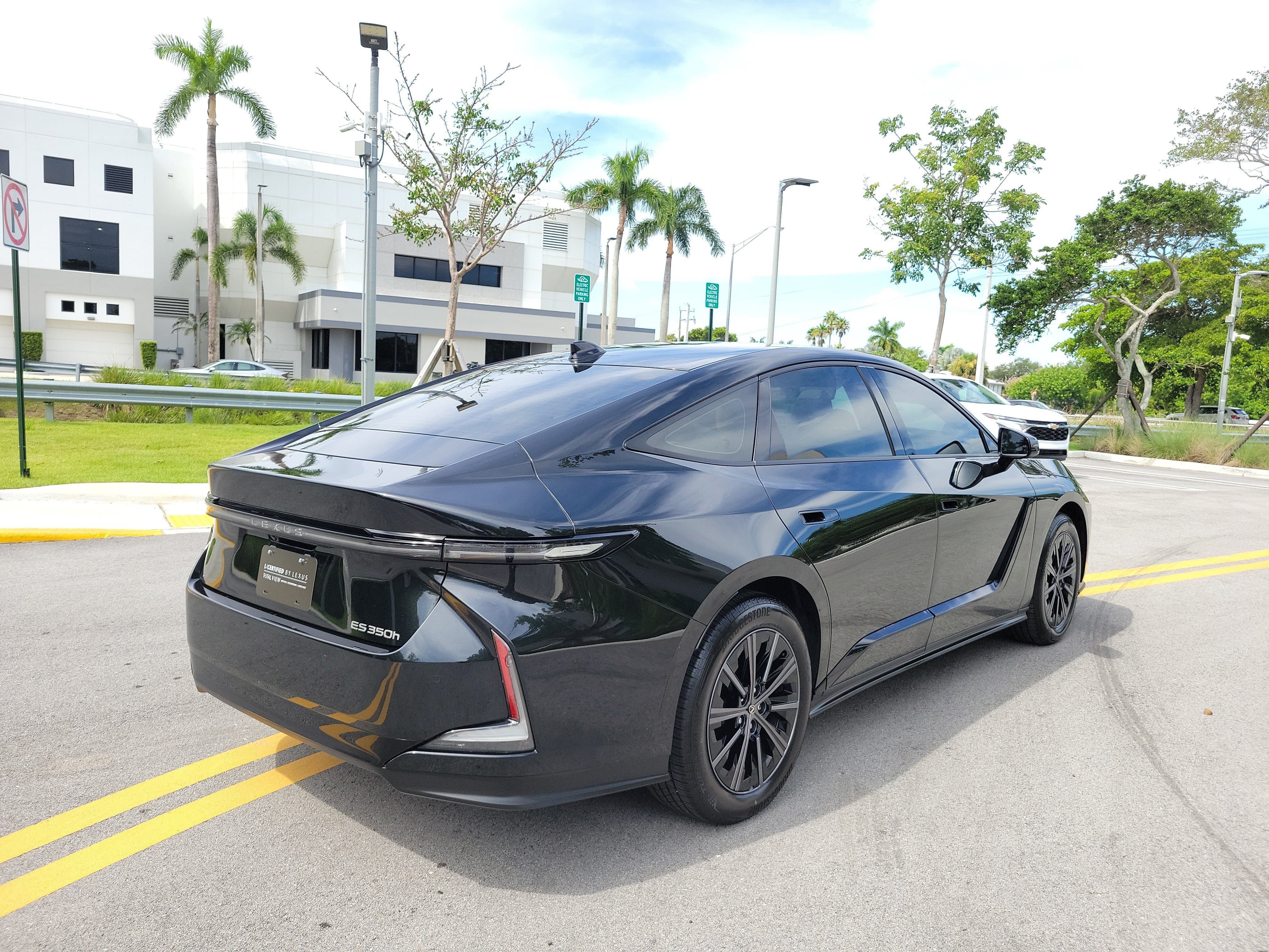 Certified 2026 Lexus ES 350h w/ Convenience Package FWD image 7