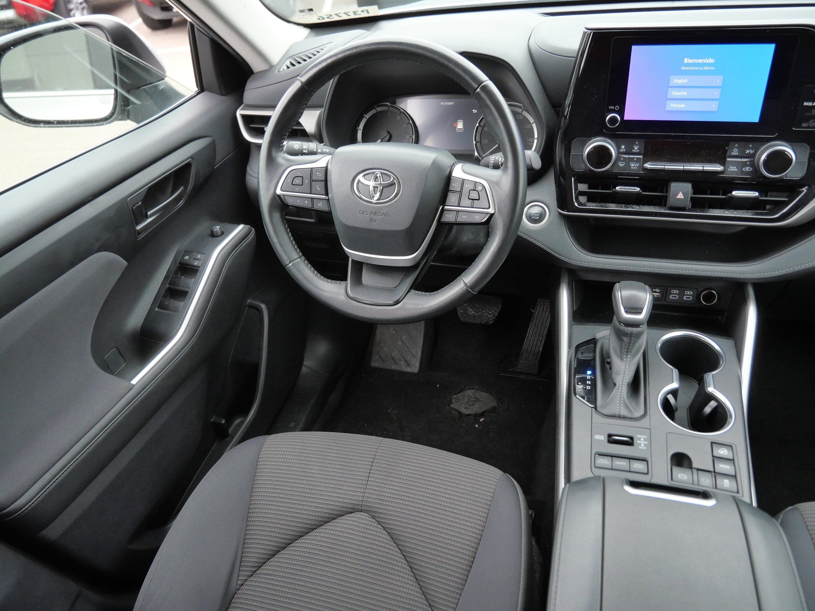 Certified 2024 Toyota Highlander LE image 10