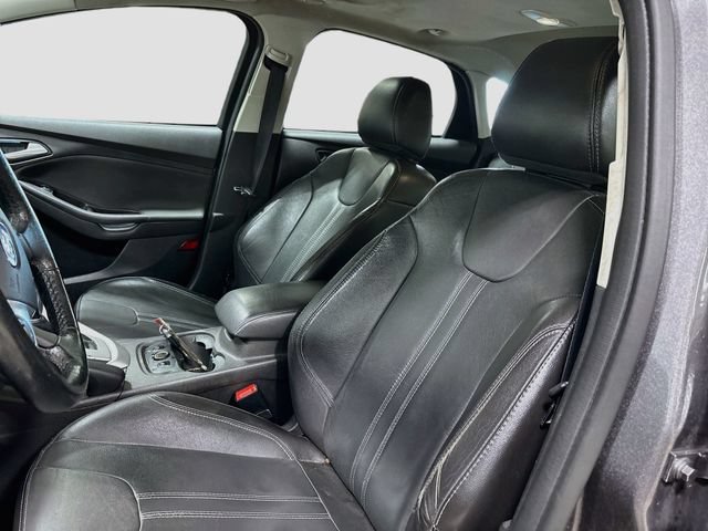 Used 2014 Ford Focus SE w/ Equipment Group 201A FWD image 16