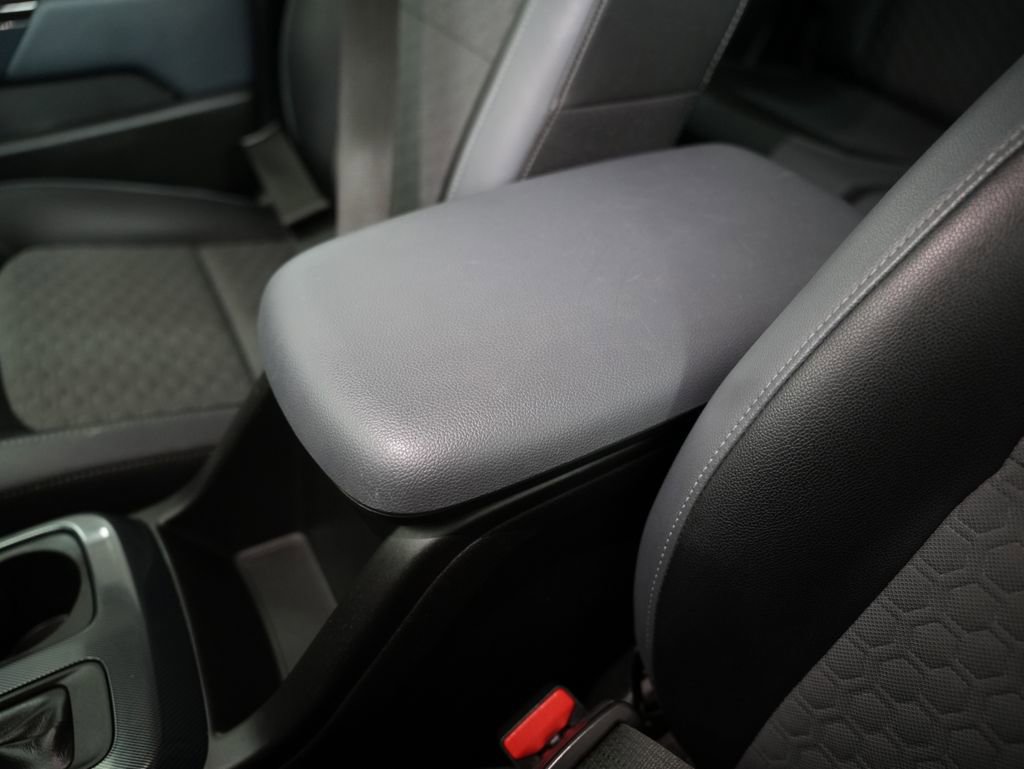 Used 2015 Chevrolet Colorado Z71 w/ LPO, Gearon Divider Package AWD/4WD image 26