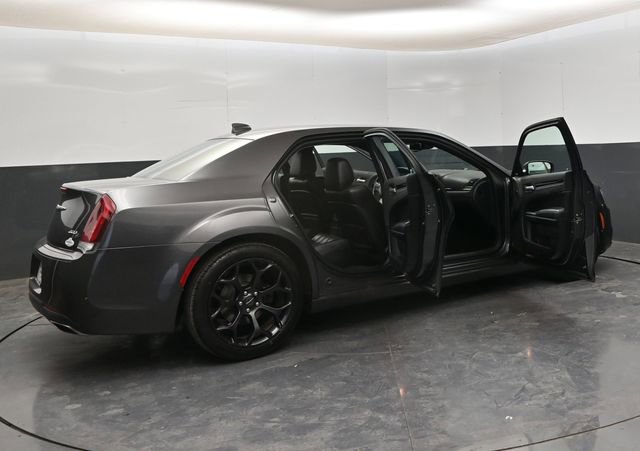 Used 2019 Chrysler 300 S image 27