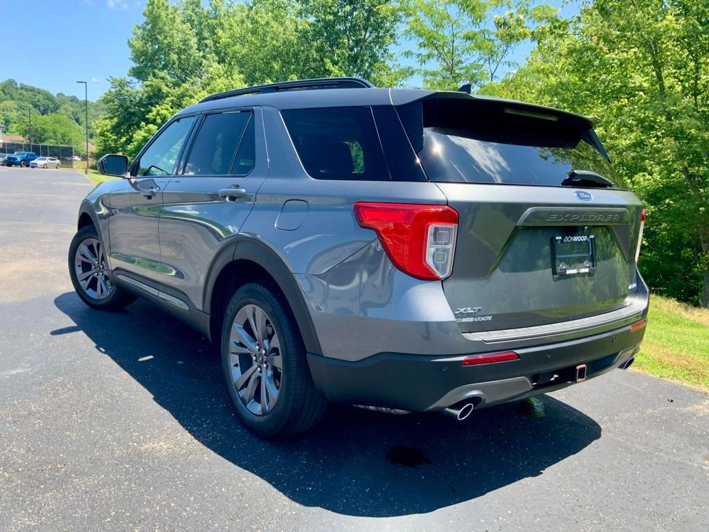 Used 2022 Ford Explorer XLT w/ Equipment Group 202A AWD/4WD image 15