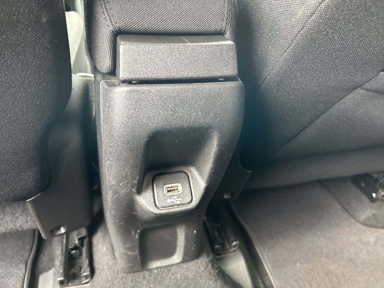 Used 2019 Jeep Renegade Latitude image 32