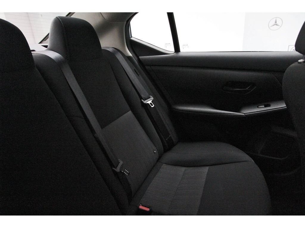 Certified 2025 Nissan Sentra SV FWD image 10