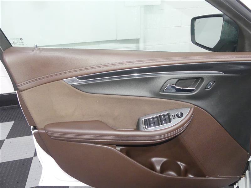Used 2015 Chevrolet Impala LT w/ Convenience Package FWD image 18