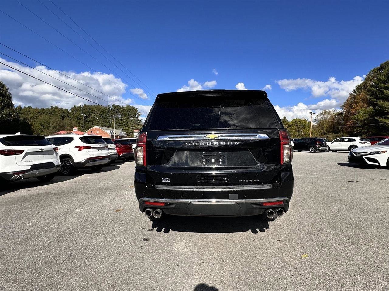 Used 2021 Chevrolet Suburban Premier w/ Premium Package RWD image 6