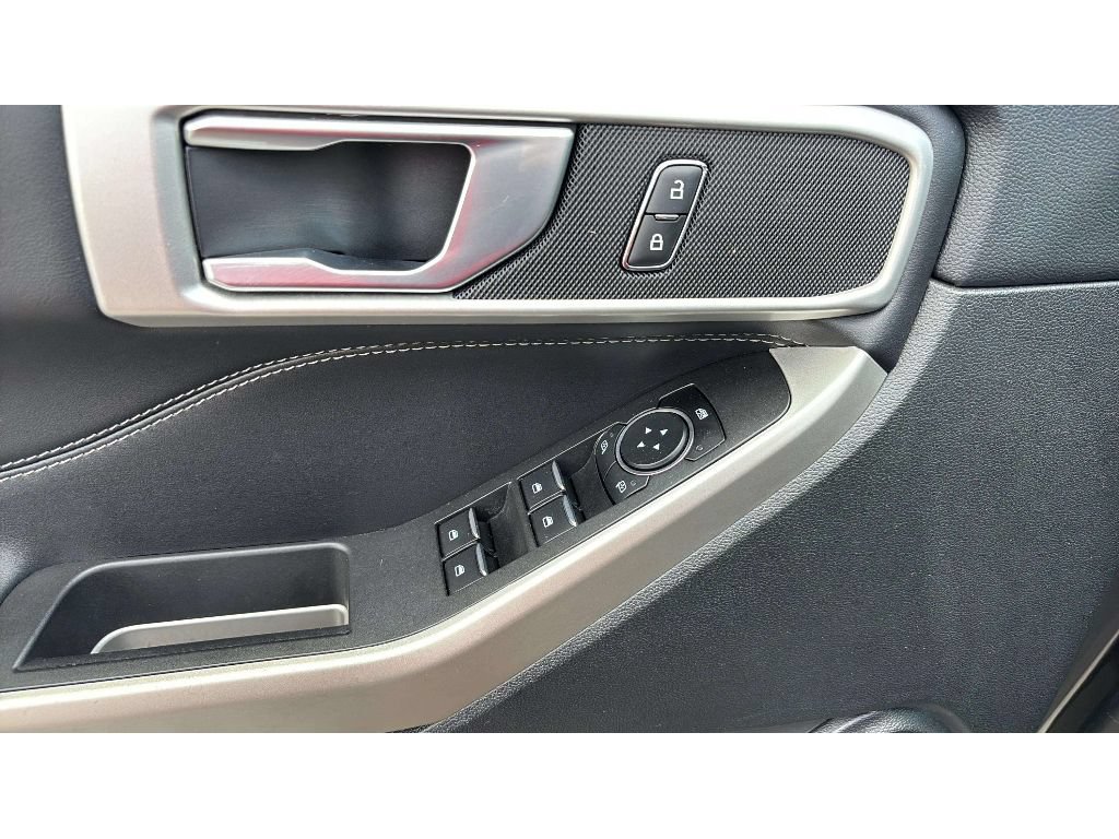 Used 2023 Ford Explorer XLT w/ Equipment Group 202A AWD/4WD image 21