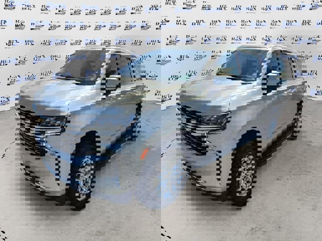 Used 2024 Chevrolet Suburban LT image 3