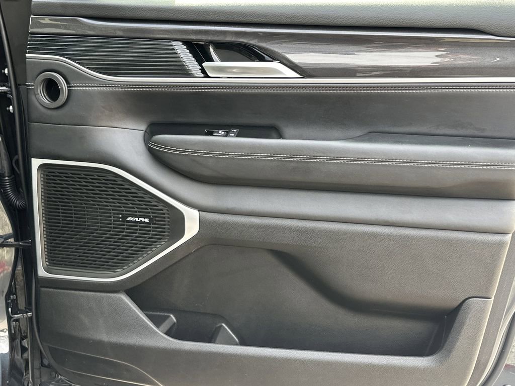 Used 2024 Jeep Wagoneer 2WD w/ Premium Group I image 15