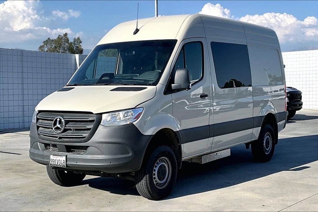Used 2025 Mercedes-Benz Sprinter 2500 image 2