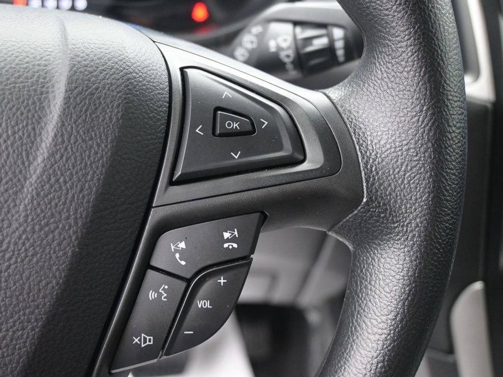 Used 2024 Ford Edge SE image 2