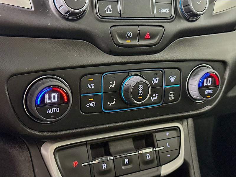 Used 2023 GMC Terrain SLE w/ Driver Convenience Package image 18