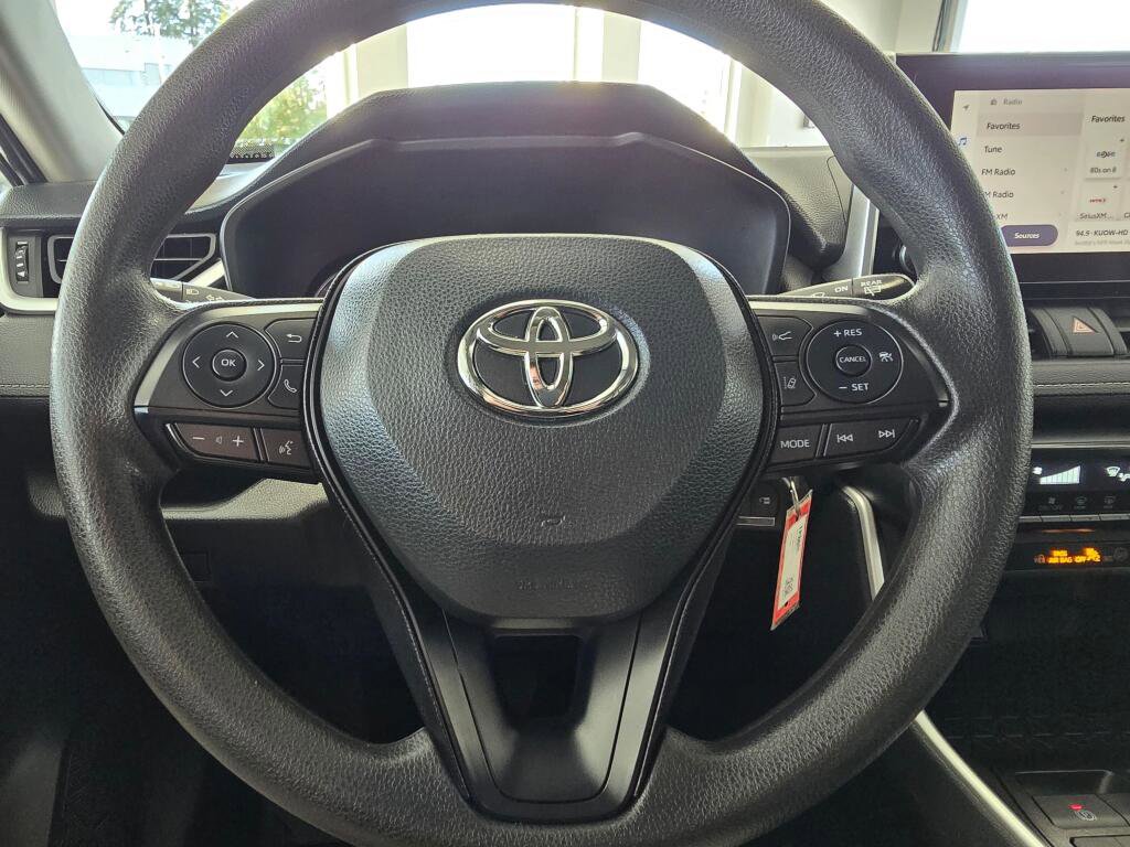 Used 2025 Toyota RAV4 LE image 27