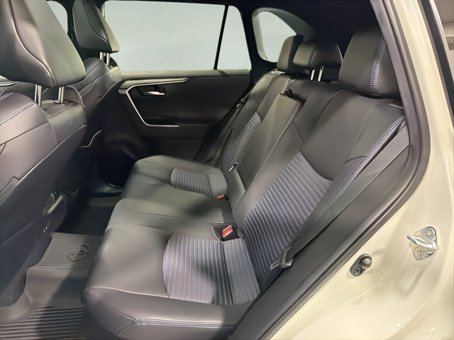 Used 2021 Toyota RAV4 XSE AWD/4WD image 32