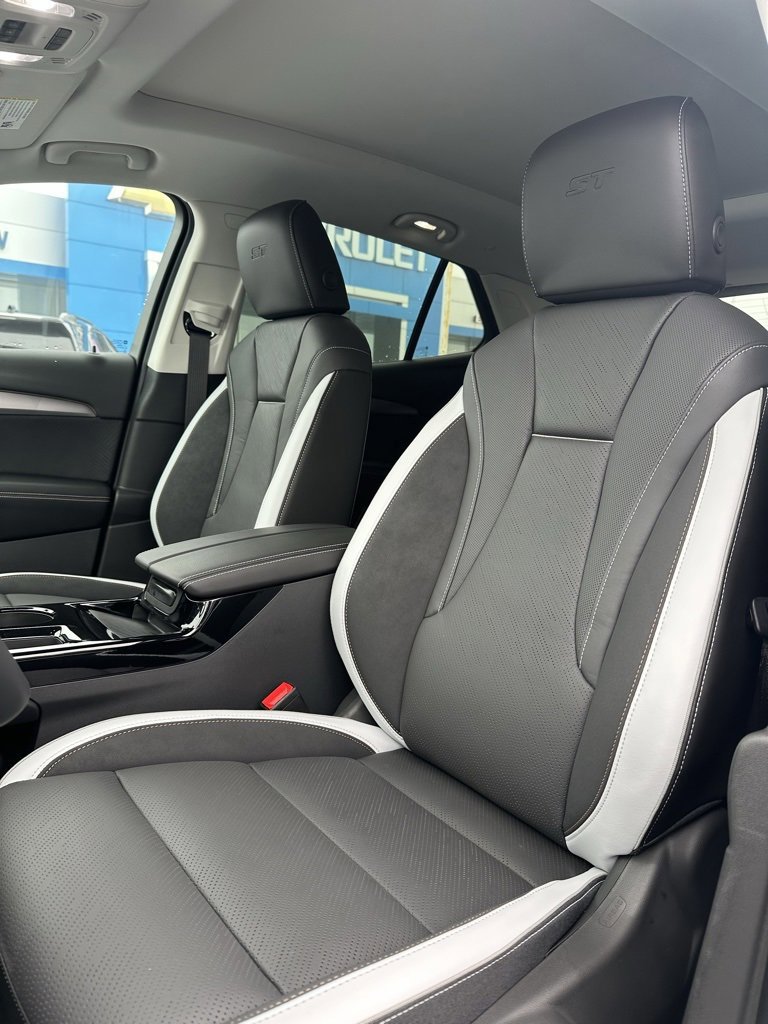 New 2025 Buick Envision Sport Touring image 19