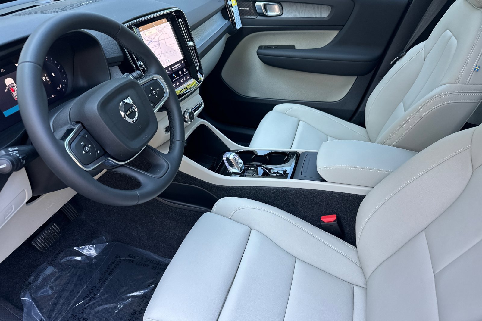 New 2026 Volvo XC40 B5 Ultra image 8