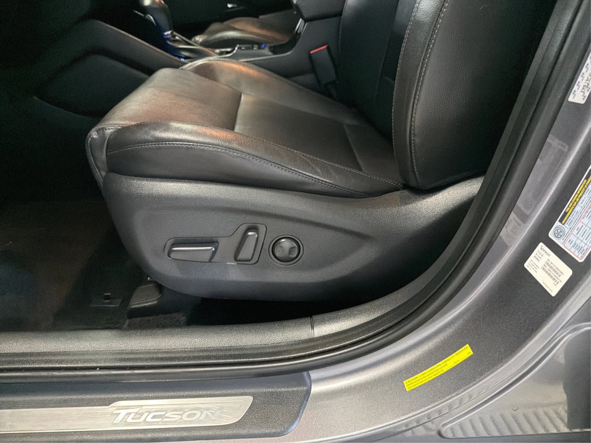 Used 2021 Hyundai Tucson Limited AWD/4WD image 23