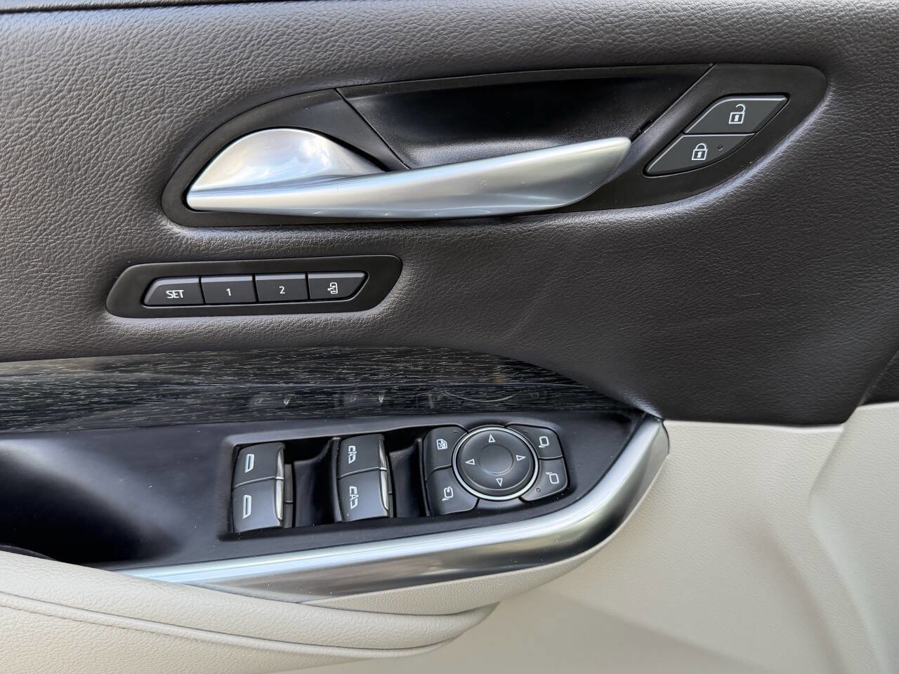 Used 2023 Cadillac XT4 Premium Luxury image 18