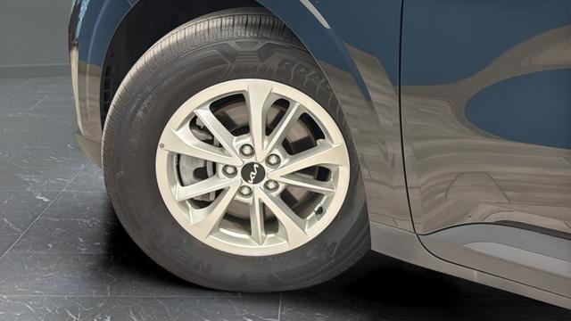 Used 2024 Kia Carnival LX FWD image 35