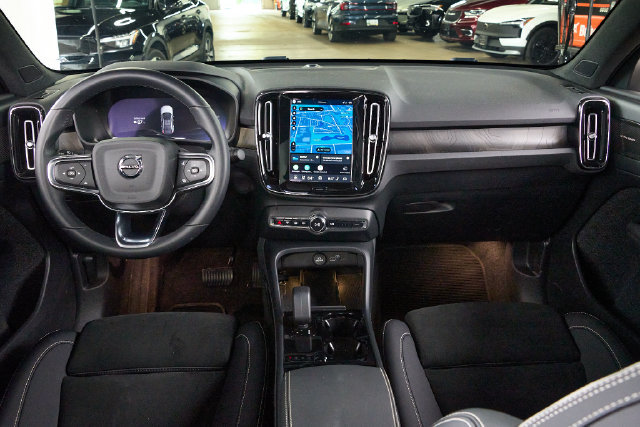 Certified 2023 Volvo C40 P8 Recharge Ultimate AWD/4WD image 6