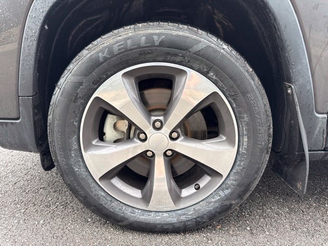 Used 2019 Jeep Cherokee Limited AWD/4WD image 9