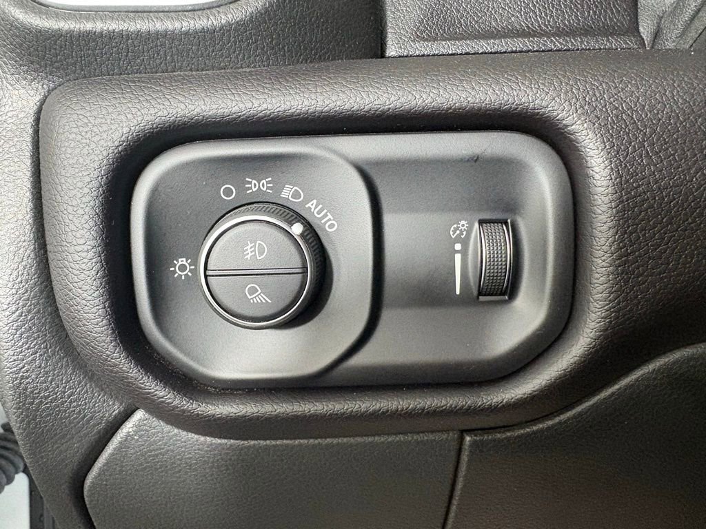 Used 2022 RAM 2500 Big Horn w/ Level C Equiment Group image 17