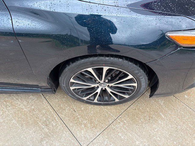 Used 2018 Toyota Camry SE FWD image 10