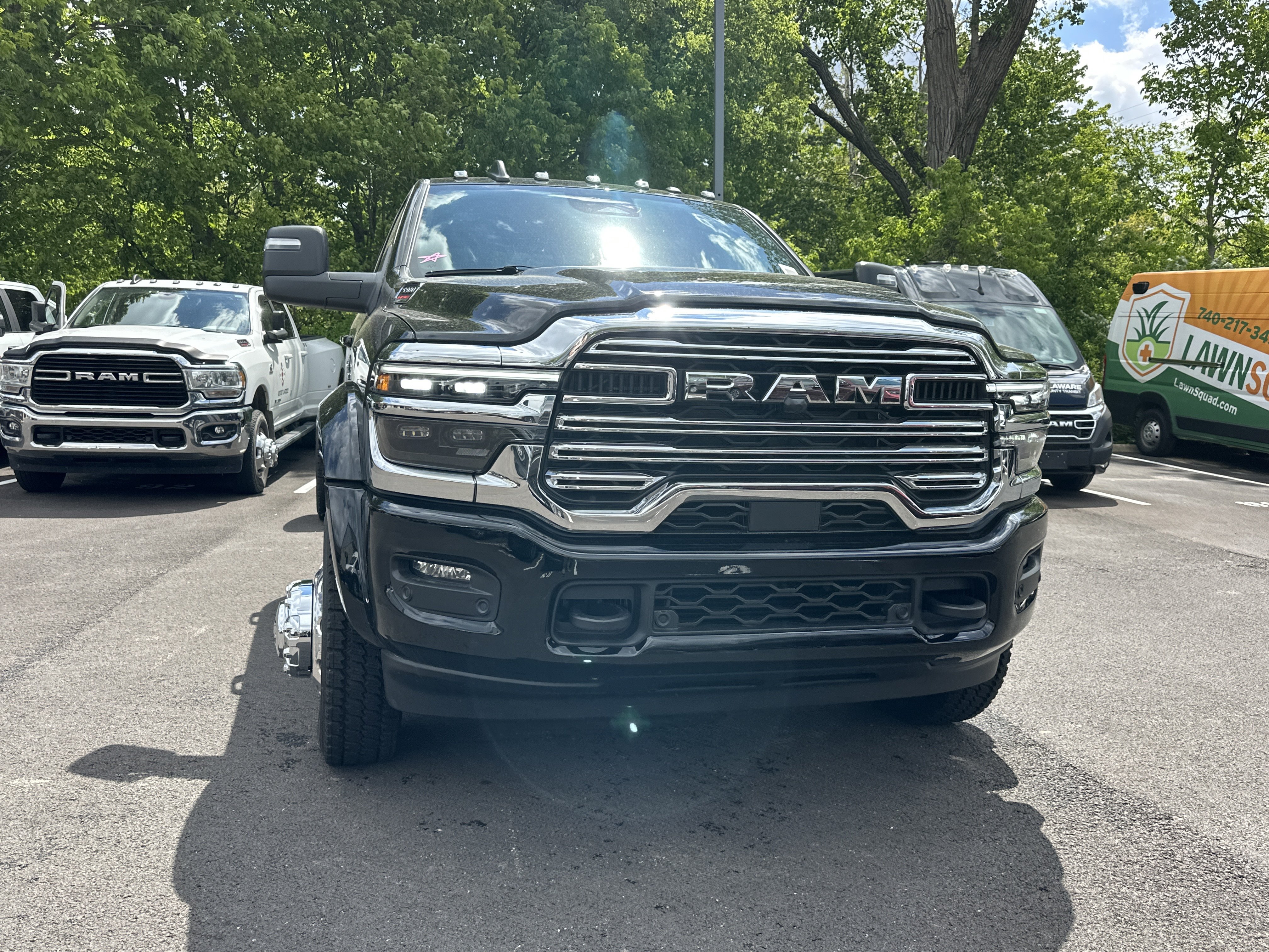 New 2026 RAM 5500 4x4 Crew Cab w/ Laramie Trim Package image 19