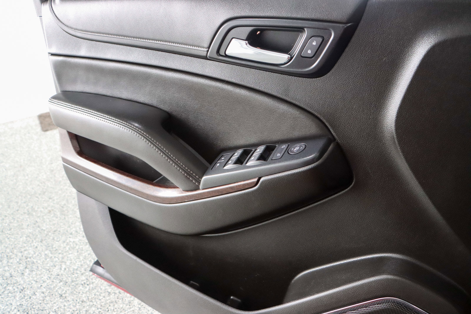 Used 2020 GMC Yukon SLE w/ Enhanced Driver Alert Package image 24