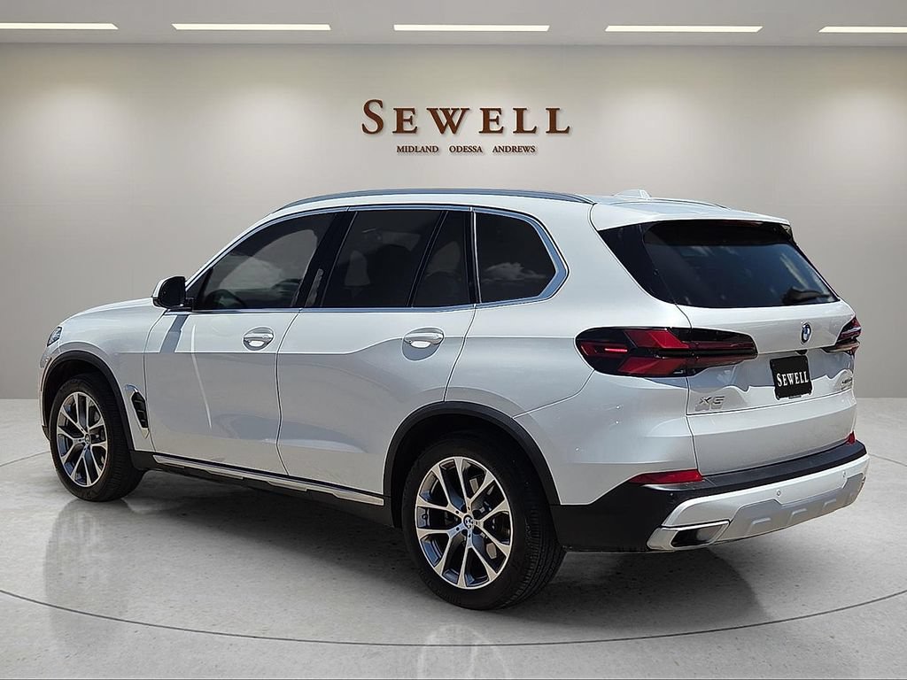 Used 2025 BMW X5 xDrive40i w/ Premium Package AWD/4WD image 3