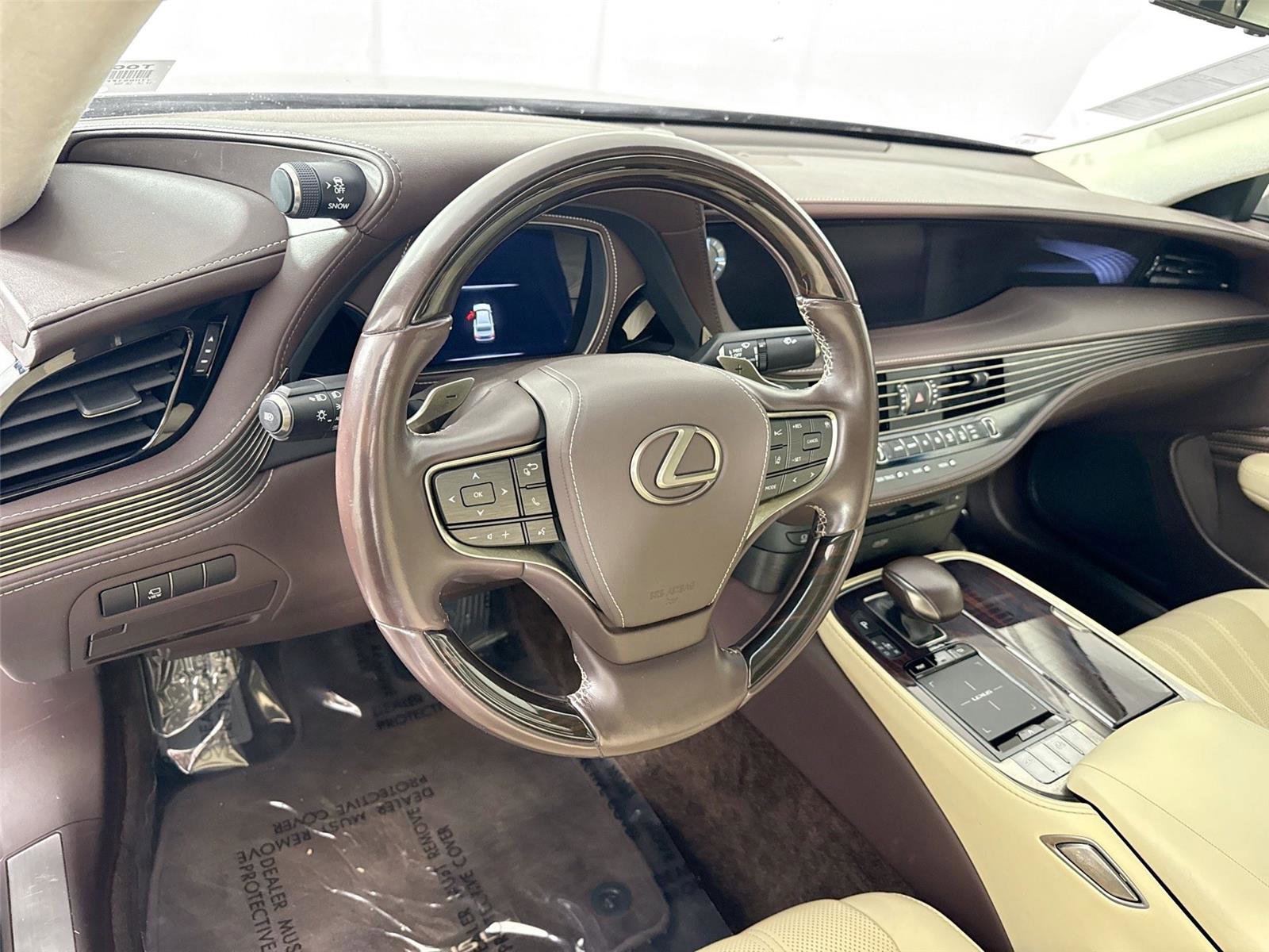 Used 2019 Lexus LS 500 w/ Interior Upgrade Package RWD image 4