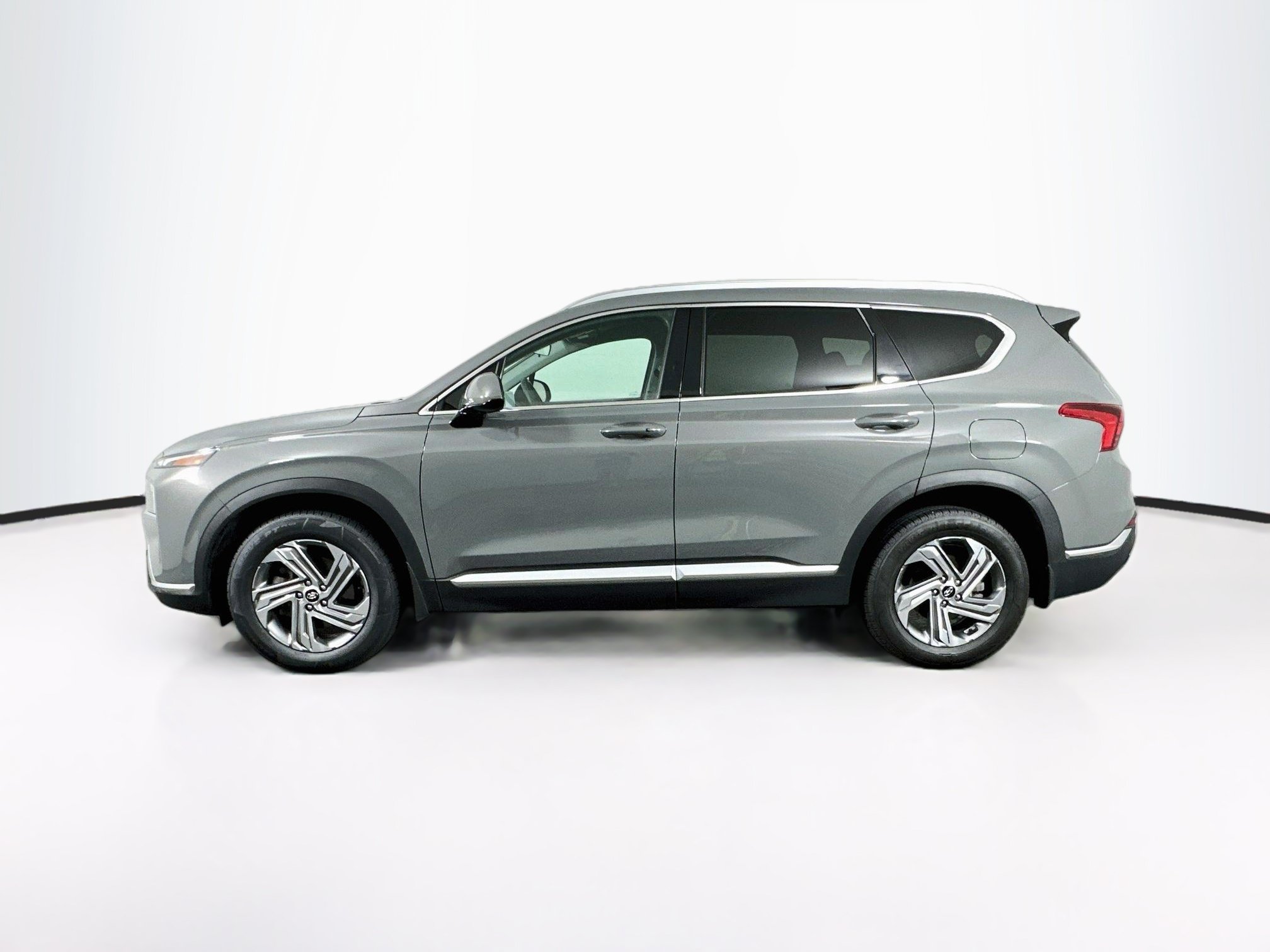 Used 2021 Hyundai Santa Fe SEL FWD image 4