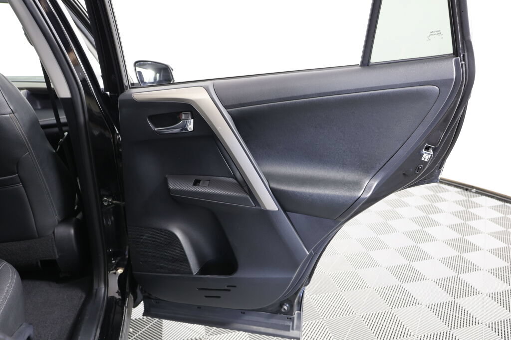 Used 2015 Toyota RAV4 XLE AWD/4WD image 21